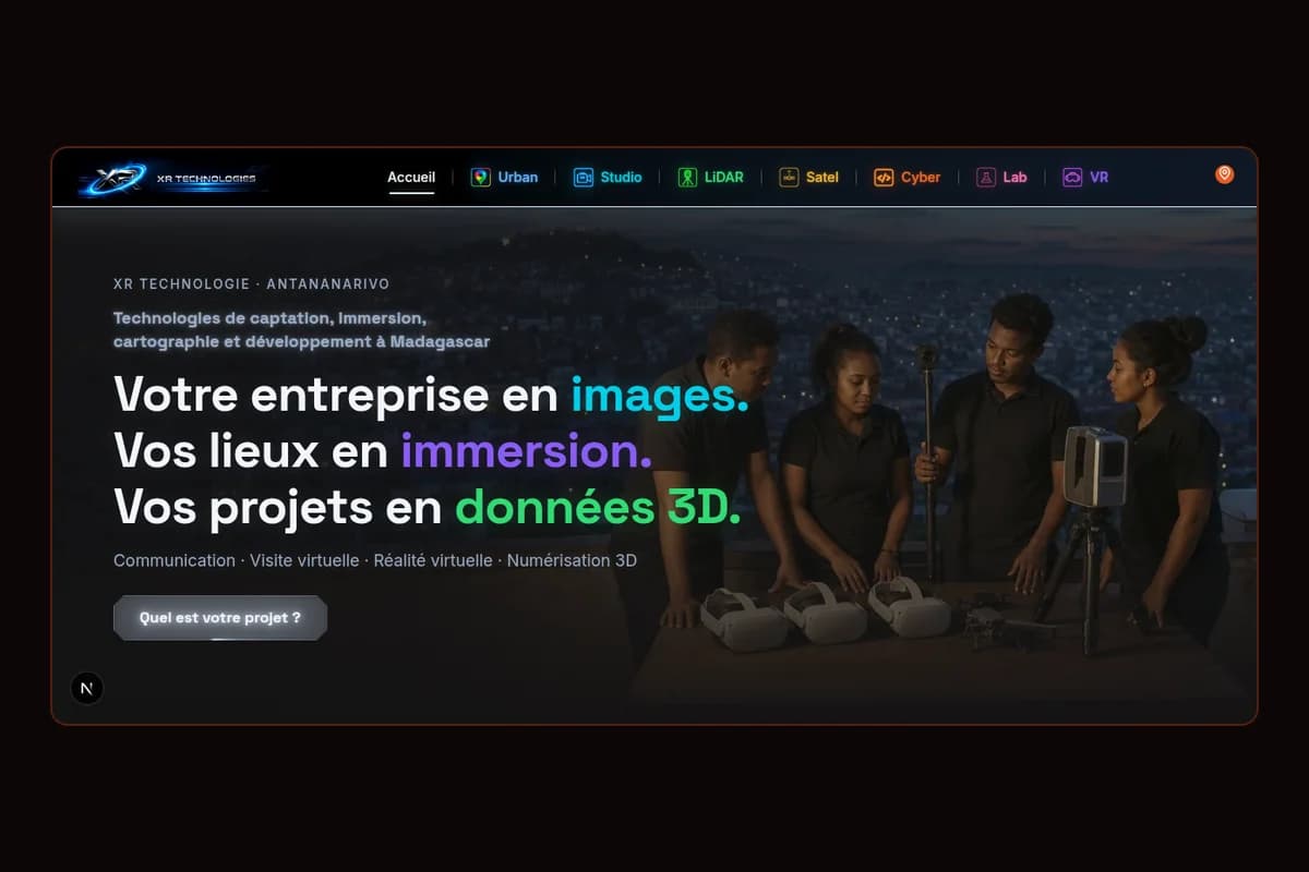 Accueil du site XR Technologie : accroche en trois lignes sur une photo d'équipe en intervention.
